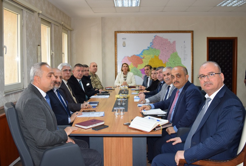 Kaymakamımız Başkanlığında İlçemiz Kurum Amirleriyle Proje Değerlendirme Toplantısı Yapıldı