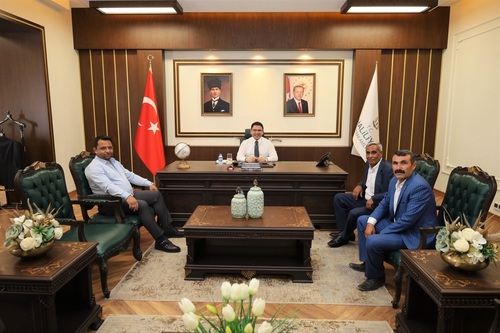 Kaymakamımız, nazik ziyaret için teşekkür ederek taleplerin çözümüyle ilgili gerekli adımların atılacağını belirtti.